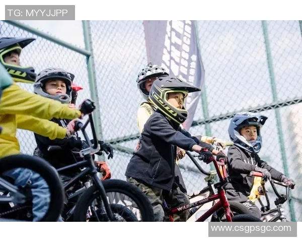 深圳极限运动队的速度之旅揭秘挑战与激情的完美结合