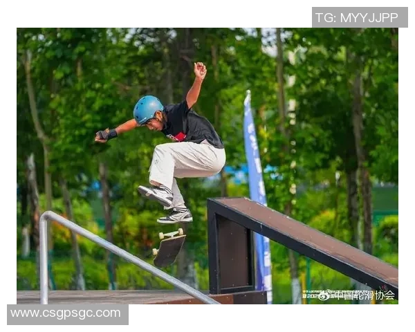 重庆滑板队状态解析:年轻力量如何引领滑板运动新风潮